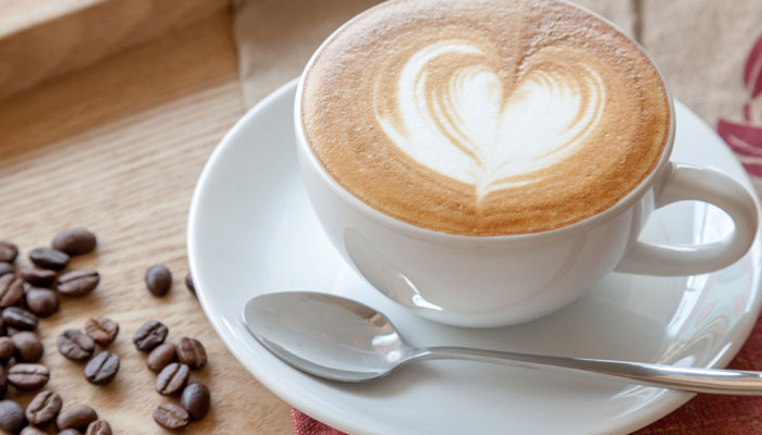 जानिए किस तापमान पर कॉफी पीना सेहत के लिए फायदेमंद होता है? 