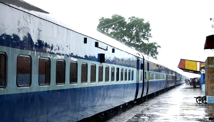 ....तो ट्रेनों से खत्म हो जायेंगे AC-2 कोच, बढ़ सकता है बेसिक किराया! ....तो ट्रेनों से खत्म हो जायेंगे AC-2 कोच, बढ़ सकता है बेसिक किराया!