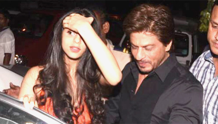 शाहरुख की बेटी सुहाना के 'स्टनिंग लुक' ने खींचा स्टारडम - See Pics शाहरुख की बेटी सुहाना के 'स्टनिंग लुक' ने खींचा स्टारडम - See Pics