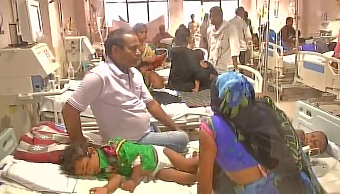 गोरखपुर हादसा: 'बच्चों की मौत के मामले में राजनीति न करे विपक्ष, दोषियों को बख्शा नहीं जाएगा' गोरखपुर हादसा: 'बच्चों की मौत के मामले में राजनीति न करे विपक्ष, दोषियों को बख्शा नहीं जाएगा'