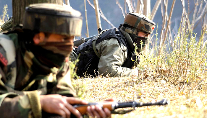 जम्मू कश्मीर: पुंछ में LoC पर पाकिस्तानी गोलीबारी, एक सैनिक सहित दो की मौत जम्मू कश्मीर: पुंछ में LoC पर पाकिस्तानी गोलीबारी, एक सैनिक सहित दो की मौत