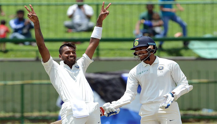 INDvsSL : हार्दिक पांड्या की शानदार बल्लेबाजी के बाद श्रीलंका पर बरपा गेंदबाजों का कहर INDvsSL : हार्दिक पांड्या की शानदार बल्लेबाजी के बाद श्रीलंका पर बरपा गेंदबाजों का कहर