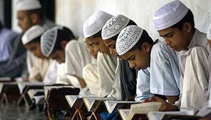 15 अगस्त मनाएं लेकिन राष्ट्रगान ना गाएं: मुस्लिम धर्म गुरु 15 अगस्त मनाएं लेकिन राष्ट्रगान ना गाएं: मुस्लिम धर्म गुरु