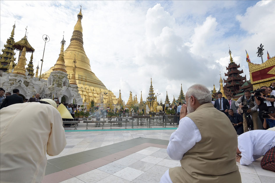 Prime Minister Narendra Modi offers prayers Prime Minister Narendra Modi offers prayers