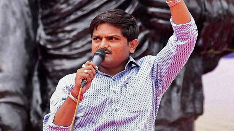 गुजरात के रण में इन चेहरों के रुख पर सबकी नजर गुजरात के रण में इन चेहरों के रुख पर सबकी नजर