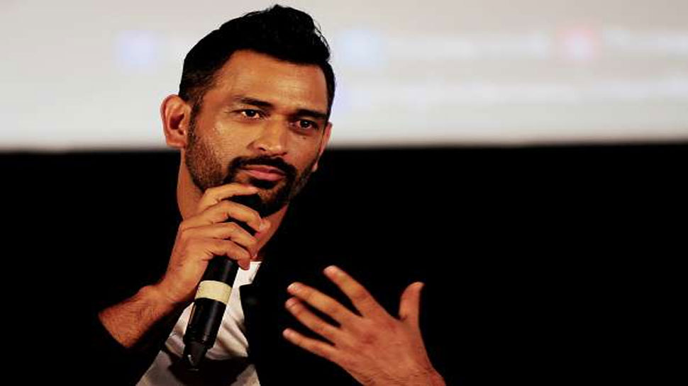 MS dhoni spikes look MS dhoni spikes look