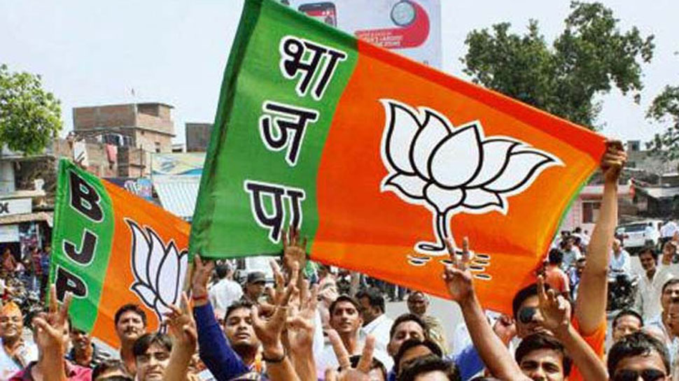 गुजरात में पूरा हुआ BJP का शतक, ऐसे बाहर आई पार्टी 99 के फेर से