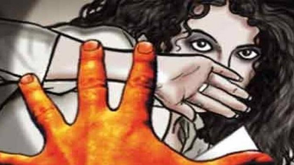दिल्ली: महिला सुरक्षा की पोल खोल रहे हैं ये आंकड़े, हर दिन रेप के पांच मामले दिल्ली: महिला सुरक्षा की पोल खोल रहे हैं ये आंकड़े, हर दिन रेप के पांच मामले