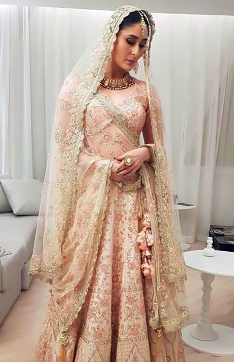 Kareena Kapoor steps out as a stunning bride at Doha
