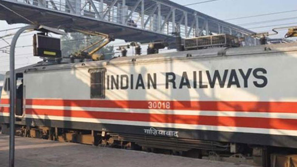 रेलवे में 13,000 कर्मचारी गैर हाजिर, सेवाएं समाप्त होंगी रेलवे में 13,000 कर्मचारी गैर हाजिर, सेवाएं समाप्त होंगी