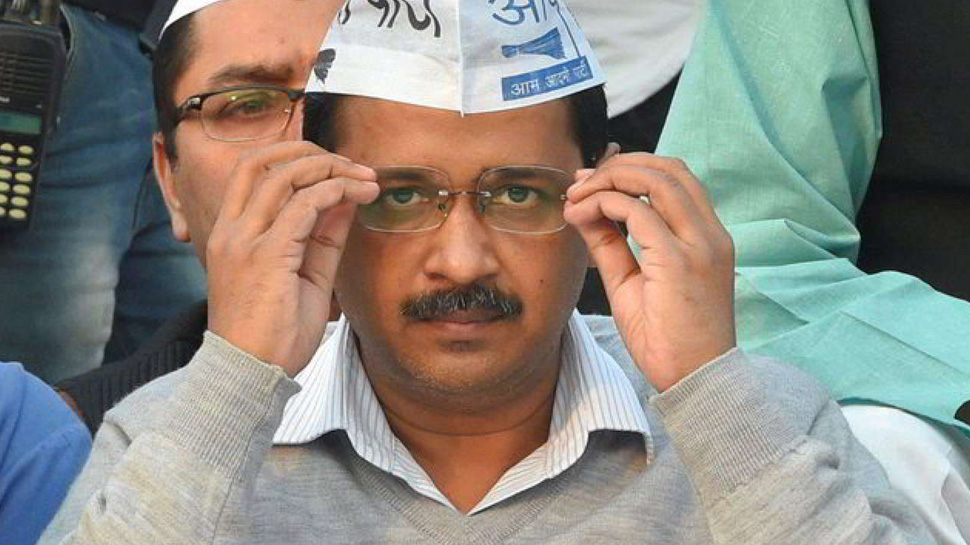 केजरीवाल ने किया अंकित के परिवार का अपमान, परिजन चिल्लाते रहे सीएम उठकर चल दिए केजरीवाल ने किया अंकित के परिवार का अपमान, परिजन चिल्लाते रहे सीएम उठकर चल दिए