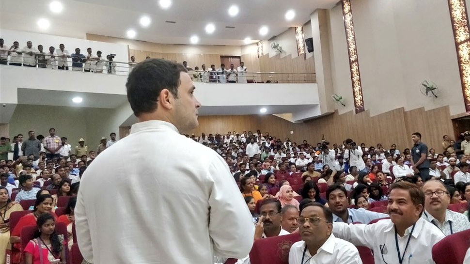 RSS के कहने पर सरकार ने लिया था नोटबंदी का फैसला : राहुल गांधी RSS के कहने पर सरकार ने लिया था नोटबंदी का फैसला : राहुल गांधी