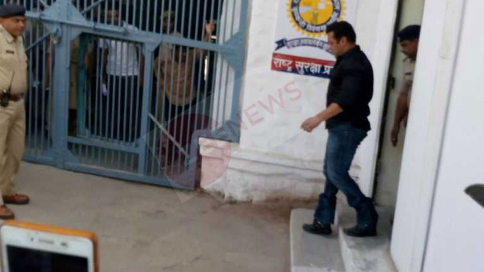Blackbuck poaching case How Salman Khan Entering Jodhpur jail see pictures