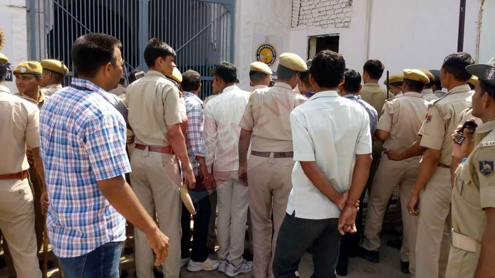 Blackbuck poaching case How Salman Khan Entering Jodhpur jail see pictures