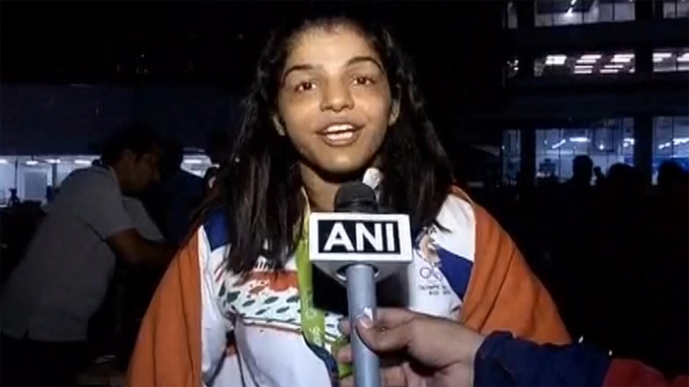 CWG 2018 : साक्षी ने ब्रॉन्ज जीतकर देश को दिलाया 50वां पदक, भारत तीसरे नंबर पर CWG 2018 : साक्षी ने ब्रॉन्ज जीतकर देश को दिलाया 50वां पदक, भारत तीसरे नंबर पर