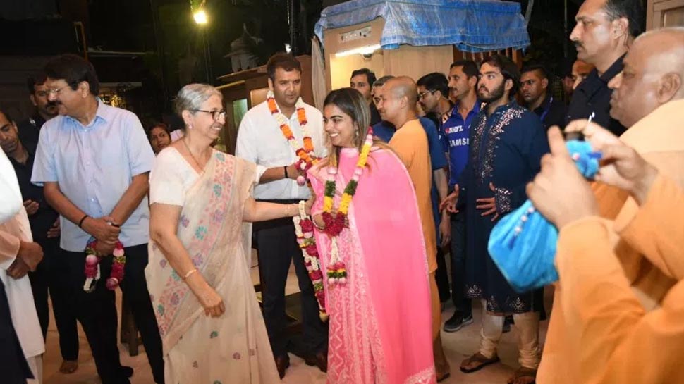 Isha Ambani Visit Mumbai Iskcon Temple with Anand Piramal