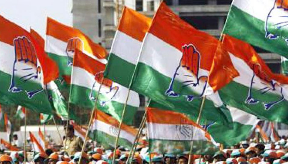 कर्नाटक : BJP को सत्ता में आने से रोकने के लिए कांग्रेस की कोर्ट में 10 दलीलें कर्नाटक : BJP को सत्ता में आने से रोकने के लिए कांग्रेस की कोर्ट में 10 दलीलें