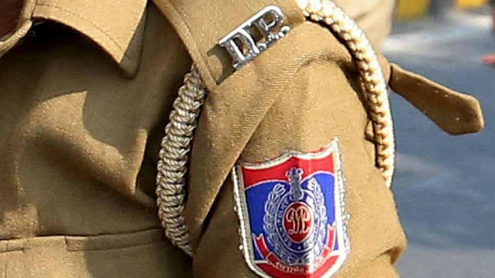 दिल्ली पुलिस के ACP पर रेप का आरोप, मामला दर्ज दिल्ली पुलिस के ACP पर रेप का आरोप, मामला दर्ज