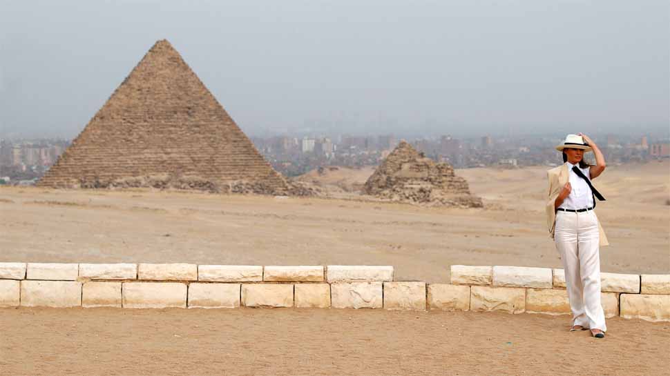Melania Trump in egypt pyramid