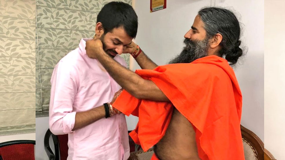 Baba ramdev meet to Lalu yadav and wish to tej pratap