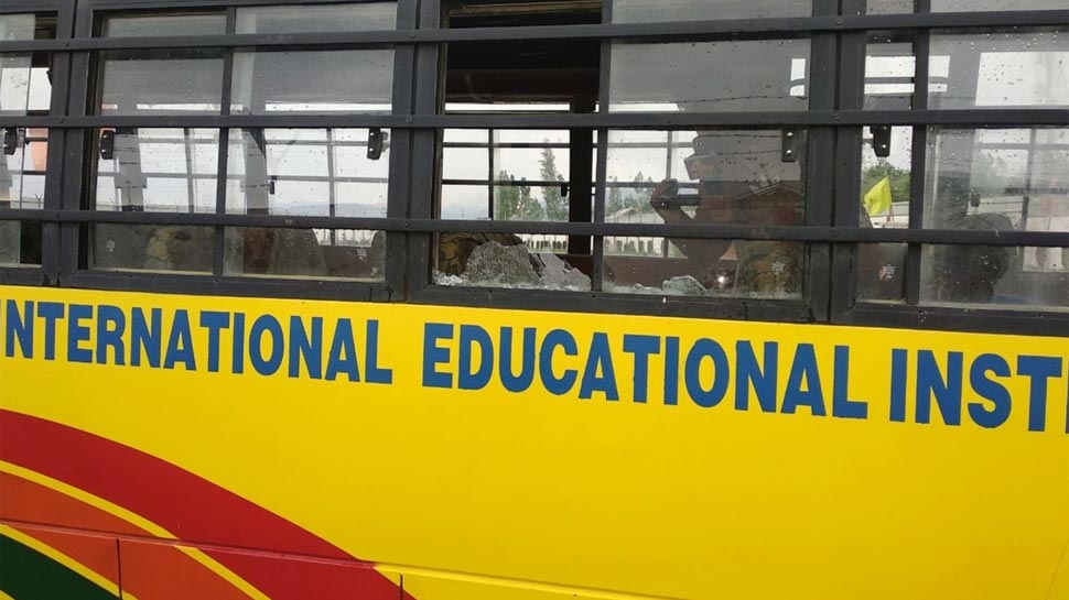 Shopian School Bus, Rehan Goursi, Shopian, School Bus, Jammu Kashmir, Kashmir, Rainbow International School, शोपियां स्कूल, शोपियां, जम्मू कश्मीर, कश्मीर, रिहान गोरसाय