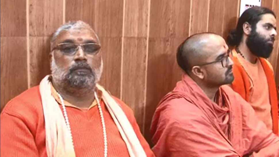 Swami Kailashanand Brahmachari will sit on hunger strike for Ram temple