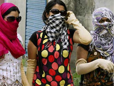 Heat makes scorching debut in North, Delhi touches 42 °C | दिल्ली में