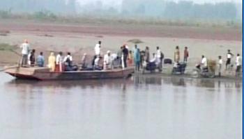 सर्जिकल स्ट्राइक: जम्मू कश्मीर और पंजाब के सीमांत गांवों के निवासियों को सुरक्षित स्थानों पर जाने को बोला गया सर्जिकल स्ट्राइक: जम्मू कश्मीर और पंजाब के सीमांत गांवों के निवासियों को सुरक्षित स्थानों पर जाने को बोला गया