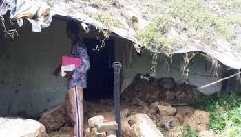 छत्तीसगढ़ः भरभरा कर गिर गया मकान, मां सहित ढाई साल बेटी की मौत छत्तीसगढ़ः भरभरा कर गिर गया मकान, मां सहित ढाई साल बेटी की मौत