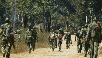एक करोड़ के इनामी नक्सली आकाश के लिए तीन राज्यों की पुलिस ने कसी कमर एक करोड़ के इनामी नक्सली आकाश के लिए तीन राज्यों की पुलिस ने कसी कमर