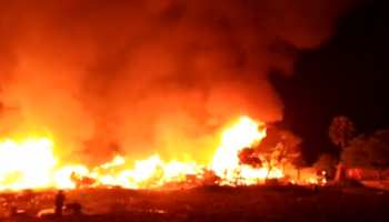 बिहार : महादिलत बस्ती के 50 घर जलकर खाक, 12 घंटे के बाद भी नहीं पहुंचा प्रशासन बिहार : महादिलत बस्ती के 50 घर जलकर खाक, 12 घंटे के बाद भी नहीं पहुंचा प्रशासन
