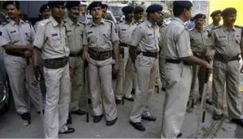 मोतिहारी: ढाका में जुलूस के दौरान आपस में भिड़े दो पक्ष, पुलिस जवान सहित एक दर्जन घायल मोतिहारी: ढाका में जुलूस के दौरान आपस में भिड़े दो पक्ष, पुलिस जवान सहित एक दर्जन घायल