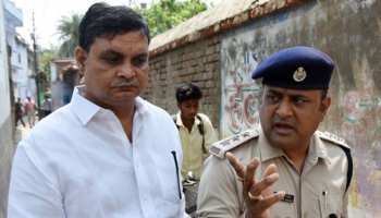 मुजफ्फरपुर रेप कांड: ध्वस्त होगा ब्रजेश ठाकुर का बहुमंजिला घर, पुलिस ने बनाई 30 गाड़ियों की सूची मुजफ्फरपुर रेप कांड: ध्वस्त होगा ब्रजेश ठाकुर का बहुमंजिला घर, पुलिस ने बनाई 30 गाड़ियों की सूची