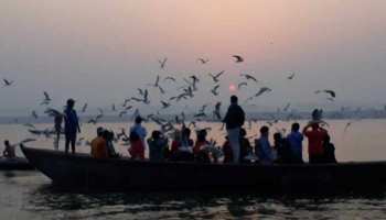 सात समंदर पार से वाराणसी आए खास मेहमान, लोगों में बड़ा सेल्फी का क्रेज सात समंदर पार से वाराणसी आए खास मेहमान, लोगों में बड़ा सेल्फी का क्रेज