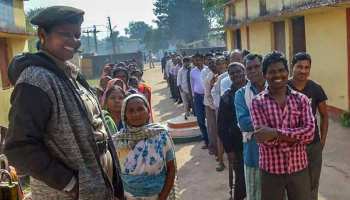 बस्तर के चुनाव के अजब रंग: कांग्रेस से चिढ़ते हैं नक्सली, फिर भी लहराता है 'पंजा' का पताका बस्तर के चुनाव के अजब रंग: कांग्रेस से चिढ़ते हैं नक्सली, फिर भी लहराता है 'पंजा' का पताका