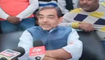 मोतिहारी: RLSP नेता की हत्या के बाद परिजनों से मिलने पहुंचे उपेंद्र कुशवाहा, CM पर साधा निशाना मोतिहारी: RLSP नेता की हत्या के बाद परिजनों से मिलने पहुंचे उपेंद्र कुशवाहा, CM पर साधा निशाना
