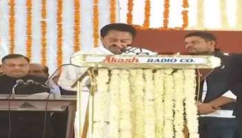 कमलनाथ ने मध्य प्रदेश के 18वें मुख्यमंत्री के रूप में ली शपथ, राहुल, मनमोहन भी मौजूद कमलनाथ ने मध्य प्रदेश के 18वें मुख्यमंत्री के रूप में ली शपथ, राहुल, मनमोहन भी मौजूद
