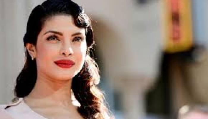 ‘मेरी कॉम’ पर नितिन गडकरी से मिली प्रियंका चोपड़ा ‘मेरी कॉम’ पर नितिन गडकरी से मिली प्रियंका चोपड़ा