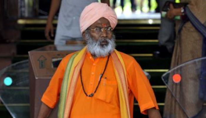 साक्षी महाराज का विवादित बयान, बोले- आतंकवाद की शिक्षा देते हैं मदरसे साक्षी महाराज का विवादित बयान, बोले- आतंकवाद की शिक्षा देते हैं मदरसे