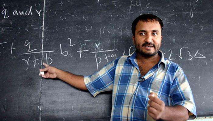 सुपर 30 के संस्थापक गणितज्ञ आनंद कुमार ने कहा, 'शिक्षकों का कोई विकल्प नहीं' सुपर 30 के संस्थापक गणितज्ञ आनंद कुमार ने कहा, 'शिक्षकों का कोई विकल्प नहीं'
