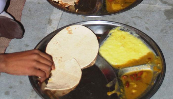 मुलायम के लोकसभा क्षेत्र में खस्ताहाल है मिड-डे-मील स्कीम मुलायम के लोकसभा क्षेत्र में खस्ताहाल है मिड-डे-मील स्कीम