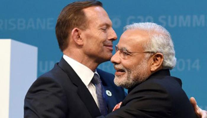पीएम मोदी ने अपने समकक्ष टोनी एबट को दी ‘जादू की झप्पी’ पीएम मोदी ने अपने समकक्ष टोनी एबट को दी ‘जादू की झप्पी’