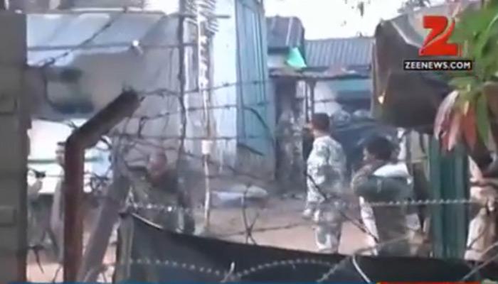 नक्सलियों ने CRPF के हथियार चुराए, 10 एके-47, जैकेट समेत कई चीजें साथ ले गए नक्सलियों ने CRPF के हथियार चुराए, 10 एके-47, जैकेट समेत कई चीजें साथ ले गए