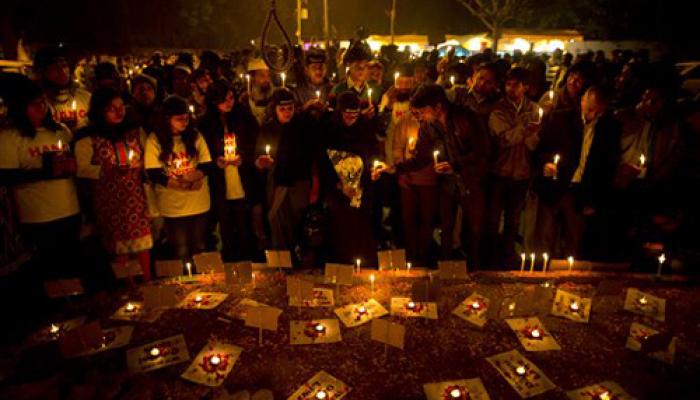 16 दिसंबर की दूसरी बरसी पर कैंडल मार्च, प्रार्थना सभाएं 16 दिसंबर की दूसरी बरसी पर कैंडल मार्च, प्रार्थना सभाएं