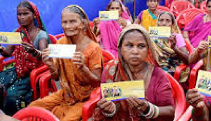 जनधन योजना के तहत बैंकों ने खोले 10 करोड़ बैंक खाते, पूरा हुआ लक्ष्य जनधन योजना के तहत बैंकों ने खोले 10 करोड़ बैंक खाते, पूरा हुआ लक्ष्य