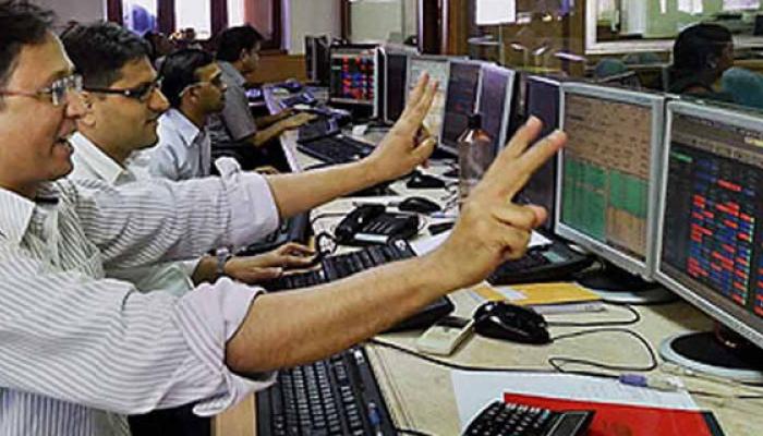 सेंसेक्स ने लगाई 402 अंक की लंबी छलांग, निफ्टी 8300 अंक के पार सेंसेक्स ने लगाई 402 अंक की लंबी छलांग, निफ्टी 8300 अंक के पार