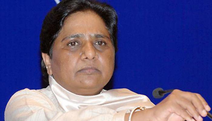 मायावती के जन्मदिन पर गोबर का केक काटने पर दर्ज हुआ मुकदमा मायावती के जन्मदिन पर गोबर का केक काटने पर दर्ज हुआ मुकदमा