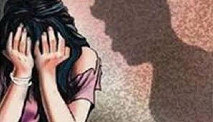 नाबालिग लड़की से बलात्कार नाबालिग लड़की से बलात्कार