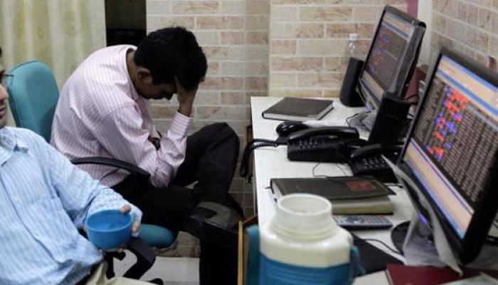 RBI का सतर्क रूख, सूखे की आशंका से सेंसेक्स 661 अंक लुढ़का RBI का सतर्क रूख, सूखे की आशंका से सेंसेक्स 661 अंक लुढ़का