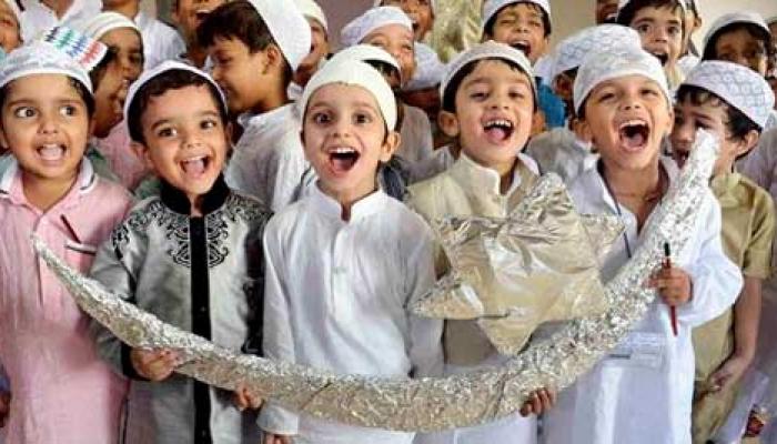देश भर में आज मनाया जा रहा है ईद उल फितर देश भर में आज मनाया जा रहा है ईद उल फितर
